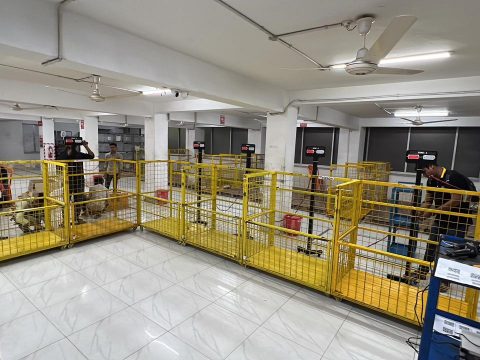 Automating Parcel Sorting with QR Codes: How “Sort to Light” Streamlines Package Delivery